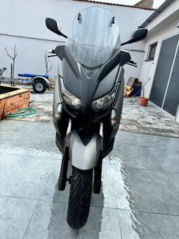 Yamaha X Max 250 Scooter - 3