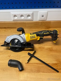 DEWALT - 3