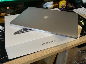 Predám MacBook pro 13 2019 128gb - 3