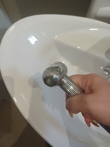 Umývadlo so sprchovou WC sprškou - 3