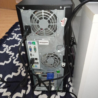 HP Compaq 8200 Elite Minitower + monitor + klávesnica a myš - 3