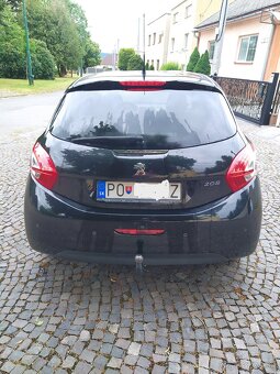 Peugeot 208 - 3