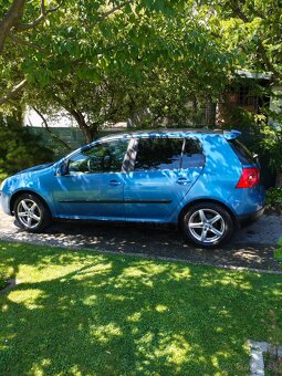 VW GOLF 5 1,6 benzín- predám - 3