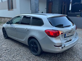 Opel Astra Caravan 1.7cdti 2012 PLNE POJAZDNÉ - 3