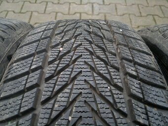 Zimne pneu. Goodyear 215/50 r17 - 3
