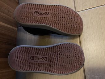 Dievčenské  topánky zn. Geox veľ.26 - 3