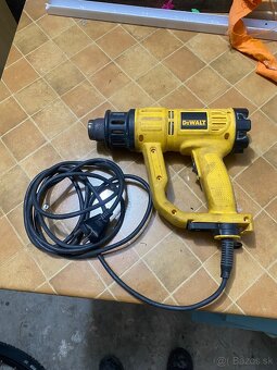 Predám teplovzdušnú pištoľ DeWALT - 3