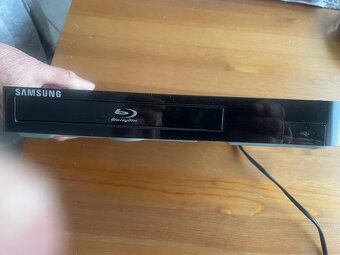 Predám Blu-ray prehrávač Samsung BD - F 5100 - 3