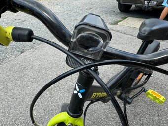 Detský bicykel BTWIN 4-7 rokov + pomocne kolieska + prilba - 3