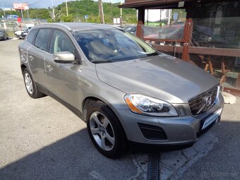 Volvo XC60 D5 Kinetic Geartronic AWD - 3