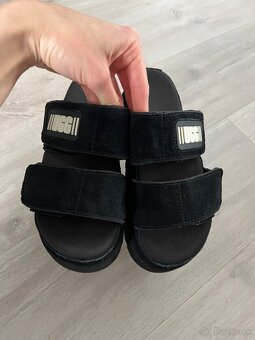 UGG čierne sandále na platforme - 3