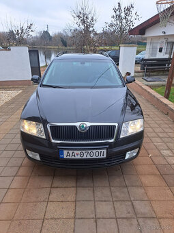 Škoda Octavia Combi 2.0 TDI Elegance - 3