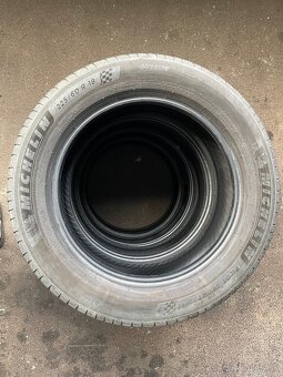 235/60 R18 Michelin Pilot Sport 4 SUV - 3