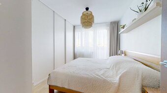 3-izb. byt s výmerou 83 m2, dvomi loggiami a balkónom vo výb - 3