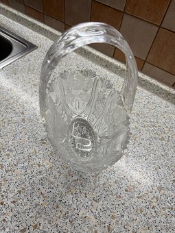 Brúsený sklenený krčah a košík - 3