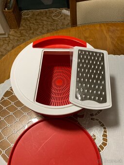 Struhak Tupperware s miskou, vrchnakom a prislusenstvom - 3