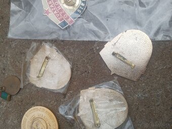 Odznaky popolníky plechové krabice - 3