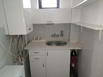 Ponúkam na predaj obchodné/kancelárske priestory v Komárne - 3