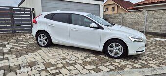 Volvo V40 T2 1.5L 122k Momentum Geartronic - 3