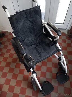 Predám elektrický skladací invalidny vozik - váha 35kg - 3
