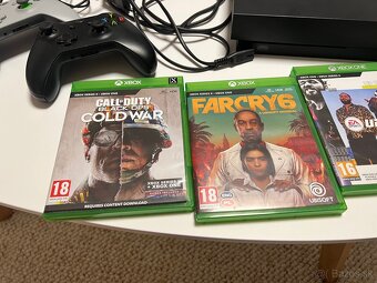 Xbox ONE X plus príslušenstvo - 3