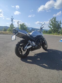 Suzuki GSR 600 - 3