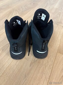 Revit Arrow čierne 42 - 3