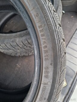 225/40 R18 Zimne pneu 2 kusy - 3