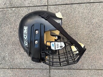 Hokejova vystroj - 3