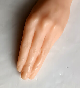 Realistická ruka - 3