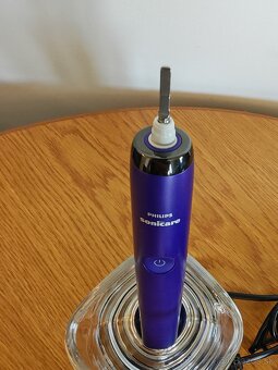 Philips Sonicare elektrická zubná kefka v top stave - 3
