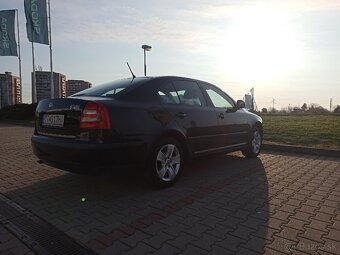 Škoda Octavia 1,6 benzín 2012 - 3