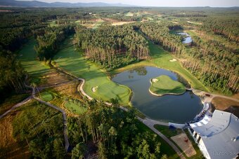 Predám lukratívny stavebný pozemok v Penati Golf Resort - 3