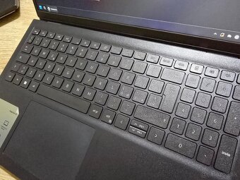 Dell Inspiron 15 3520 model 2024 s procesorom i7 12 generaci - 3