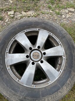 Predám dva ks diskov 255/60R17 s pneu cena 40€ za obe - 3