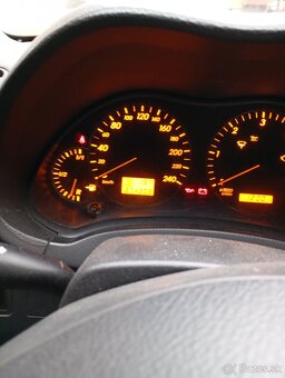 Toyota Avensis T25 wagon 2.2 110kw - 3