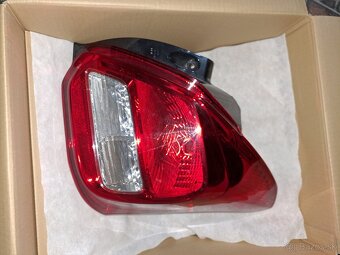 Prave zadne svetlo Swift - 3