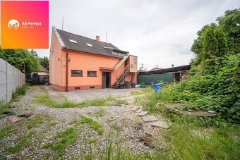 Polyfunkčný dom s obchodom a bytom na predaj - 3