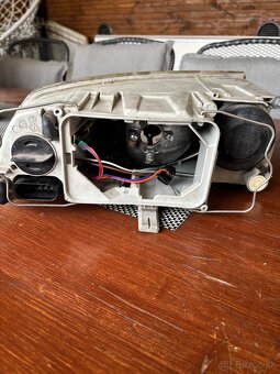 Predné svetla Škoda octavia 2 - 3