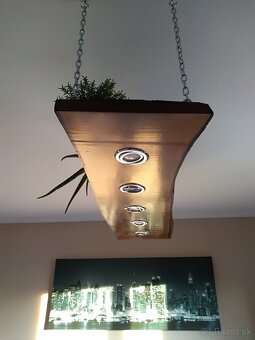 Predám lampu z orechovej fošne - 3