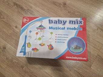 Kolotoč nad postieľku - 3