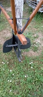Starý drevený pluh 2 - 3