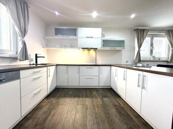 ELEGANTNÉ BÝVANIE V NOVOSTAVBE RODINNÉHO DOMU, Bungalov, KE - 3
