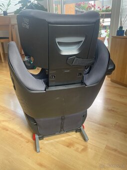 Predám autosedačku Britax Kidfix i-Size - 3
