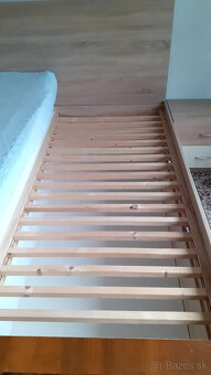 Predám manželskú postel - robená dub sonoma/ lesk vanilka - 3