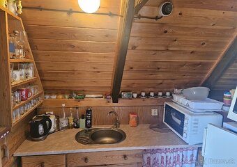 Menšia celoročne obývateľná chata kúsok od Snowlandu Valča - 3