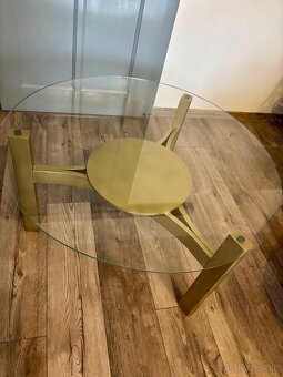 Zlatý konferenčný stolík - 3