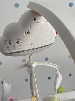 Kolotoč nad postieľku - 3