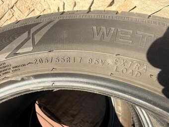 3ks letne pneu Nokian Wetproof 205/55 R17 - 3