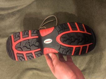 Predám pracovnú obuv veľkosť 48 - 3